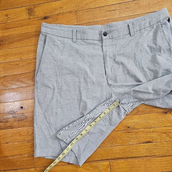 Lululemon Commission Short Relaxed Mens Size 38 Gray - Picture 4 of 8